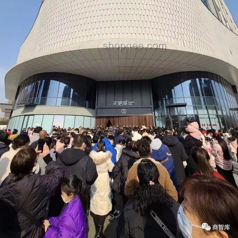 胖东来2025年净利润预估案例分析：零售业创新经营之道